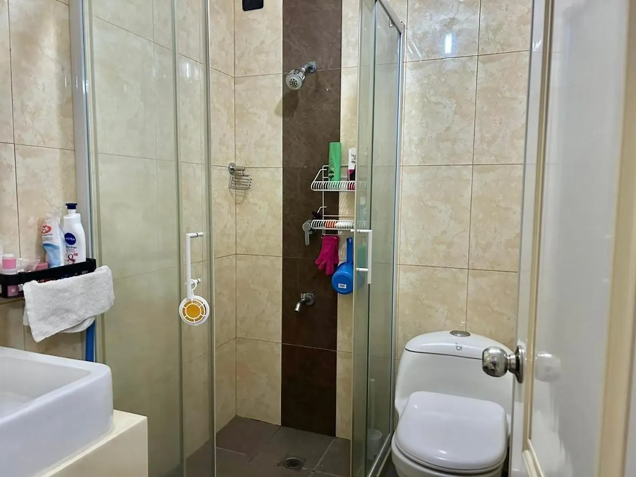 A Cozy Condo Within The Center Of Manila 0*,