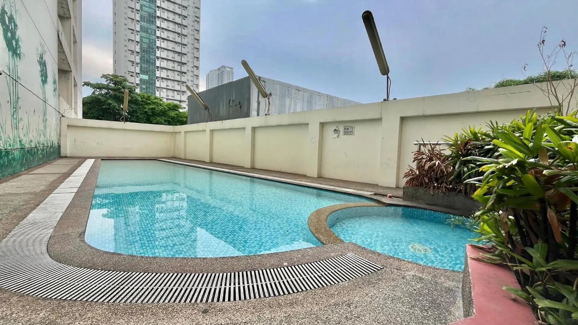 Aparthotel A Cozy Condo Within The Center Of Manila