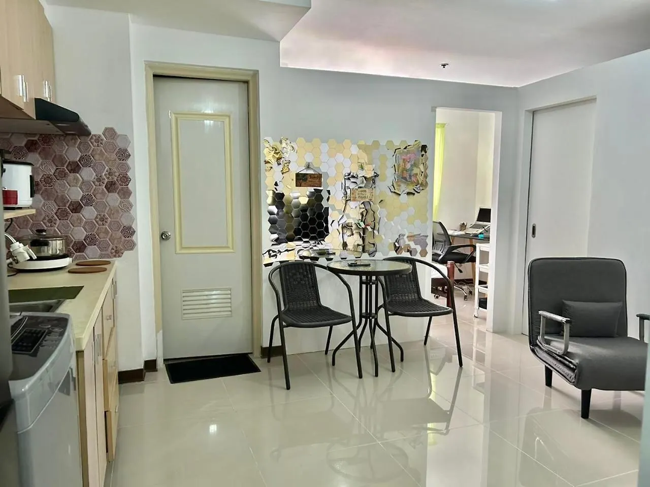 Aparthotel A Cozy Condo Within The Center Of Manila Philippines